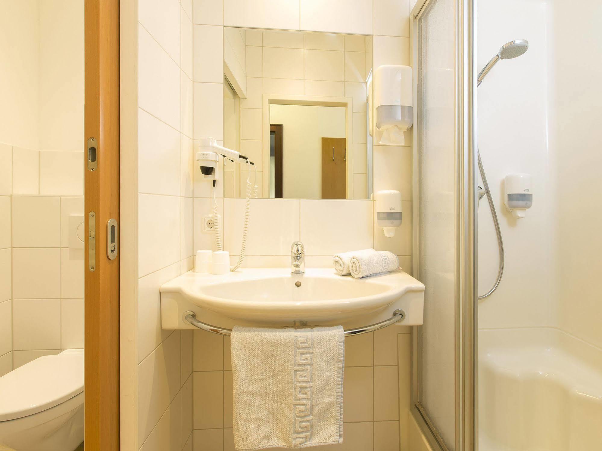 Hotel Gasthof Stefansbruecke Mutters Exteriör bild